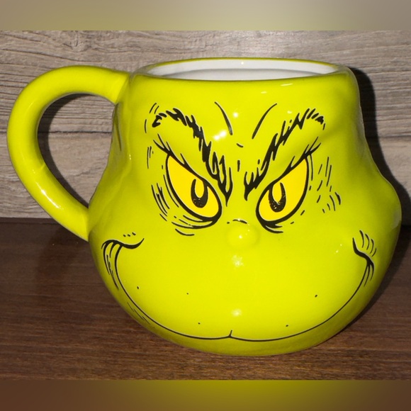 Super Cute Dr. Seuss The Grinch Sculpted Ceramic Mug - NEW - Picture 3 of 9